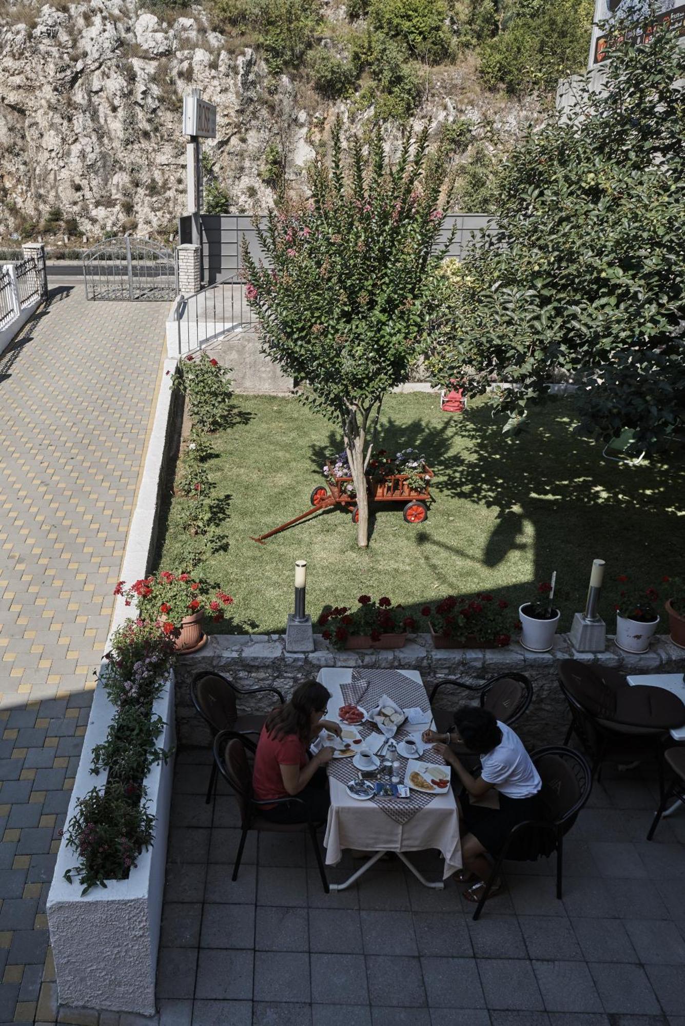 Hotel Pansion Rose Mostar Exterior foto