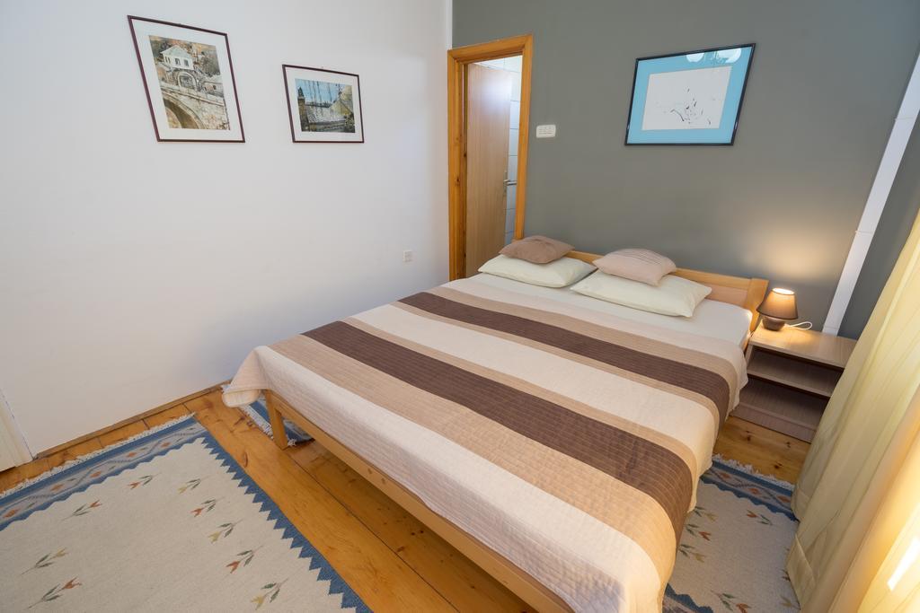 Hotel Pansion Rose Mostar Exterior foto