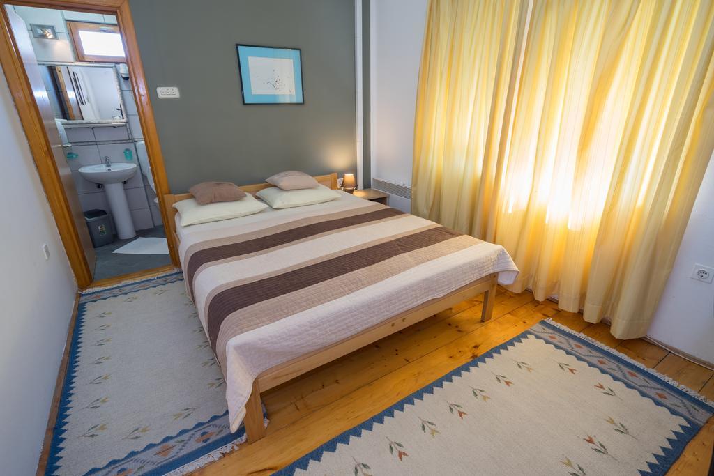 Hotel Pansion Rose Mostar Exterior foto
